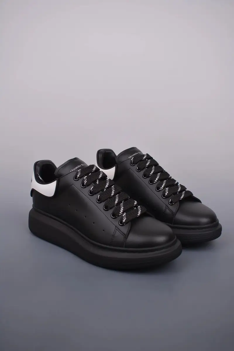 Alexander McQueen Trainers — Black and white tail colorway — Kakobuy Spreadsheet photo
