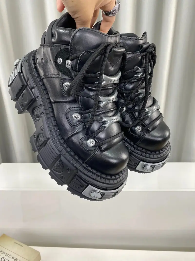 New Rock Shoes — Two black women. colorway — USFans Spreadsheet photo