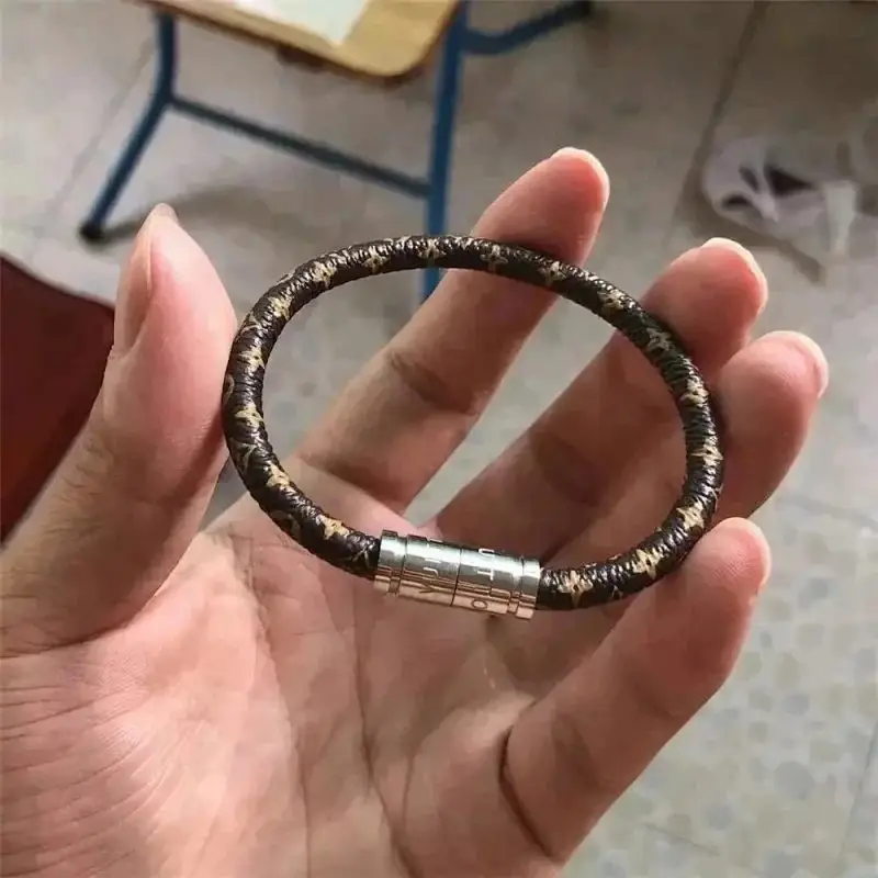LV BRACLET — Silver Buckle Old Flower colorway — USFans Spreadsheet photo