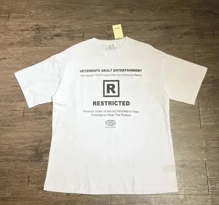Vetements Tees — 1 colorway — USFans Spreadsheet photo