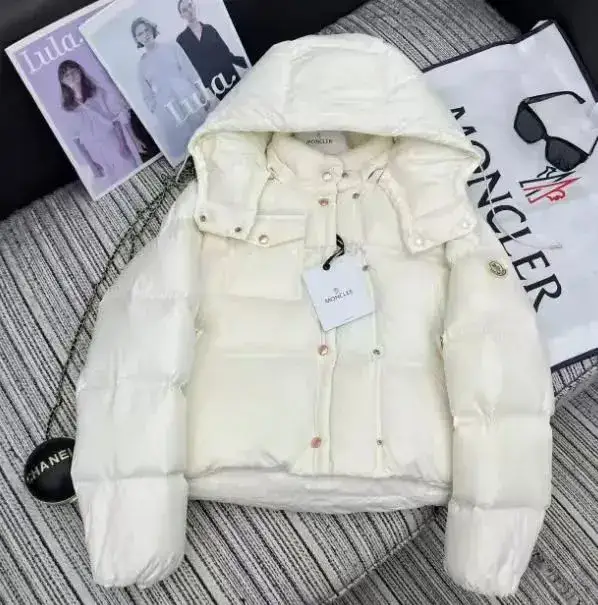 Moncler Erea Down Jacket for Womens — White. colorway — USFans Spreadsheet photo