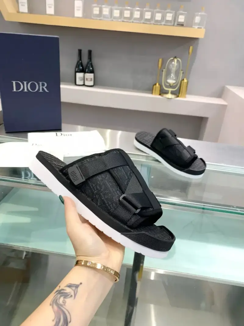 LV Slides Black — 2 colorway — Kakobuy Spreadsheet photo