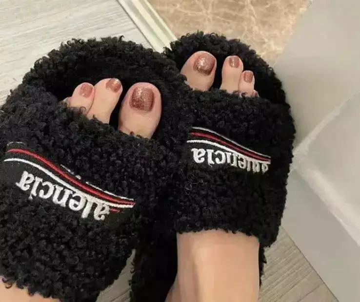 Balenciaga Fur Slides Https — black colorway — Kakobuy Spreadsheet photo