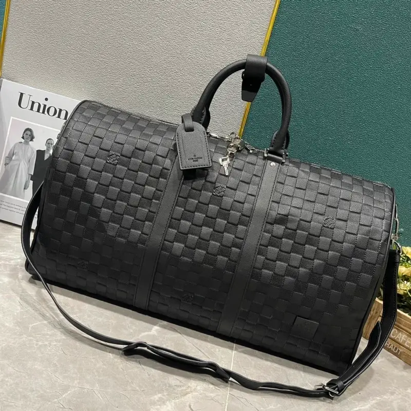 LV Bag — M44810 colorway — USFans Spreadsheet photo