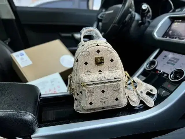 MCM Stark Visetos — 2 colorway — USFans Spreadsheet photo
