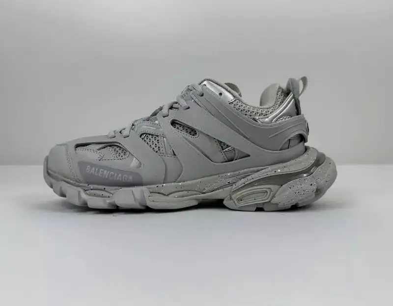 Balenciaga Track Black-White Shoes — 003-12 Light gray large bottom spray poi colorway — Kakobuy Spreadsheet photo