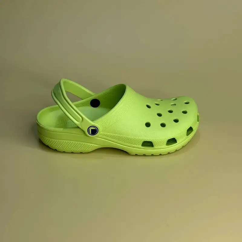 Crocs Classic Model Shoes — Star Apple Green colorway — USFans Spreadsheet photo