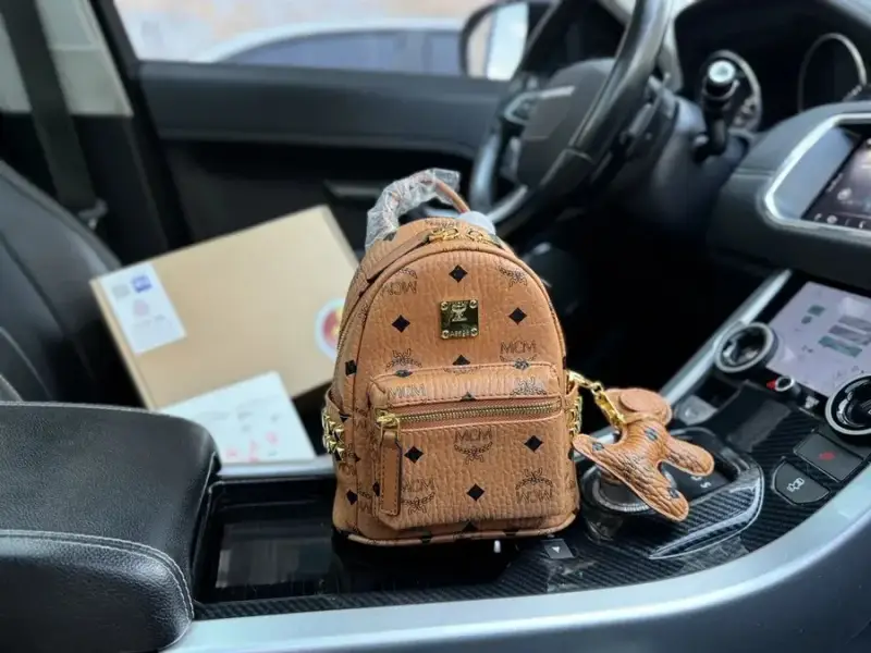 MCM Stark Visetos — 1 colorway — USFans Spreadsheet photo