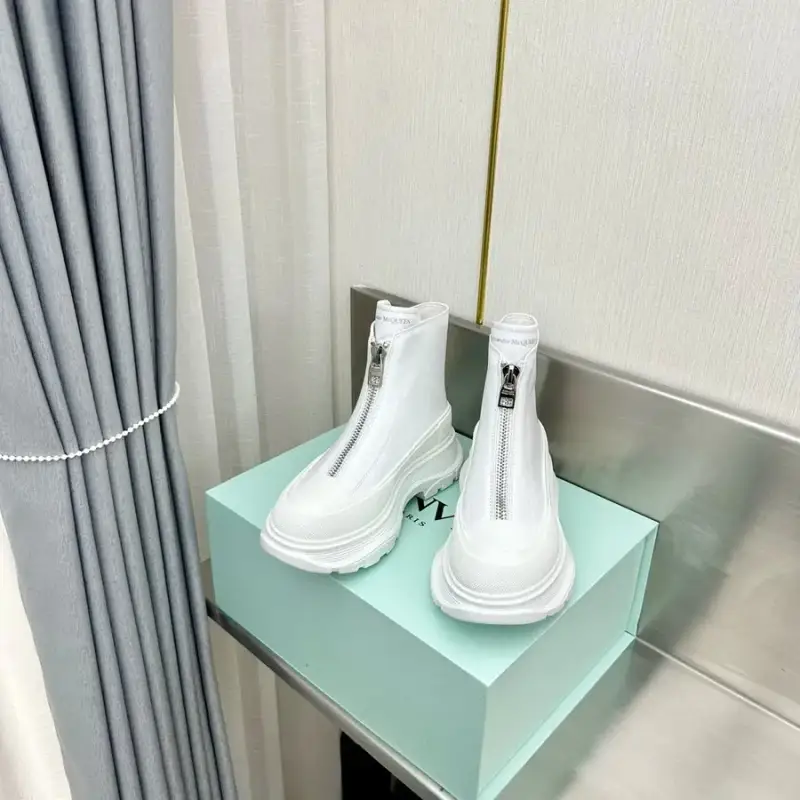 Alexander McQueen Tread Slick Chelsea Shoes — 2 colorway — Kakobuy Spreadsheet photo