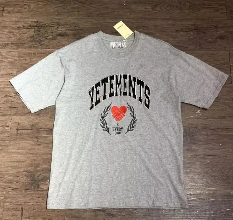Vetements Tees — 30 colorway — USFans Spreadsheet photo