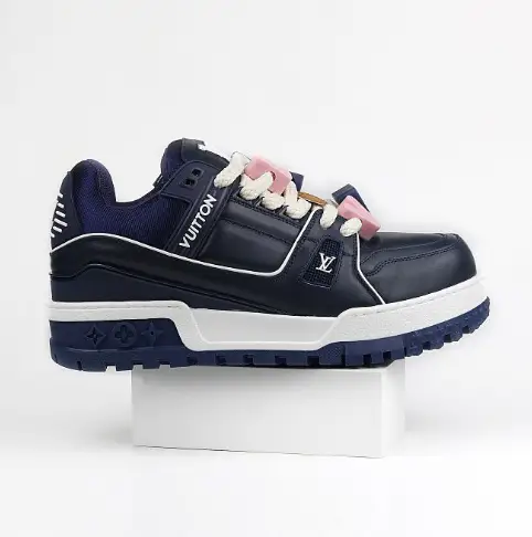 LV Trainers Black-White — 32 colorway — USFans Spreadsheet photo