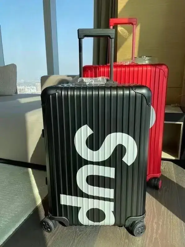 Supreme Luggage Bag — black colorway — USFans Spreadsheet photo