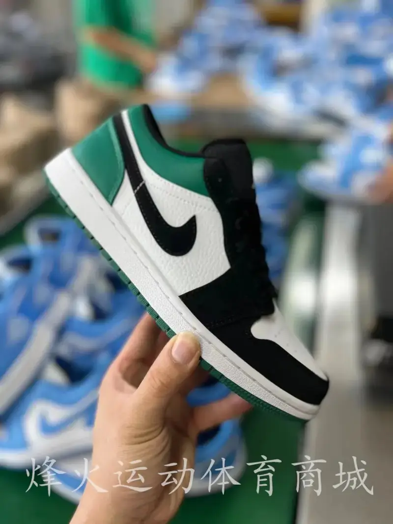 Jordan 1 Low Shoes — Black and white green 55358-113 colorway — USFans Spreadsheet photo