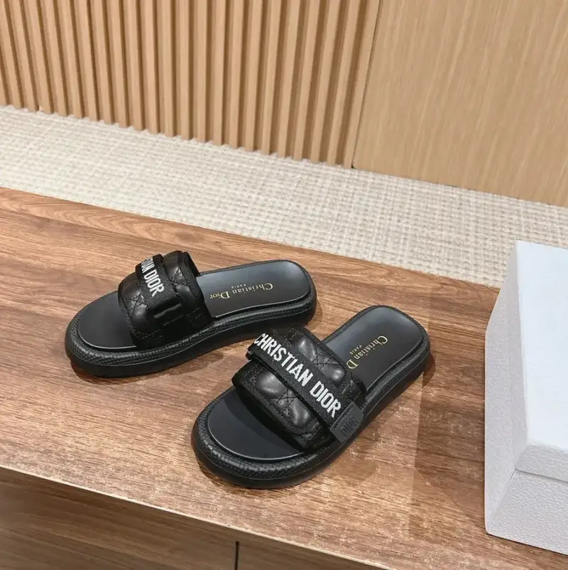 Dior Slides — Black and white embroidery colorway — Kakobuy Spreadsheet photo