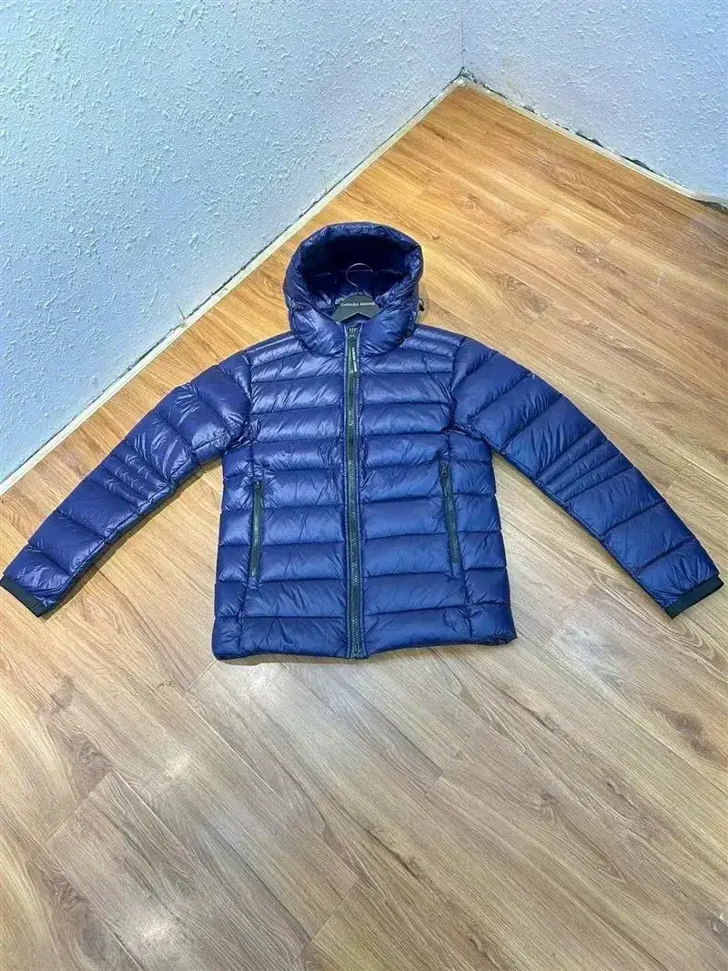 Canada Goose Crofton Hoodie — 2227 azure red label colorway — USFans Spreadsheet photo