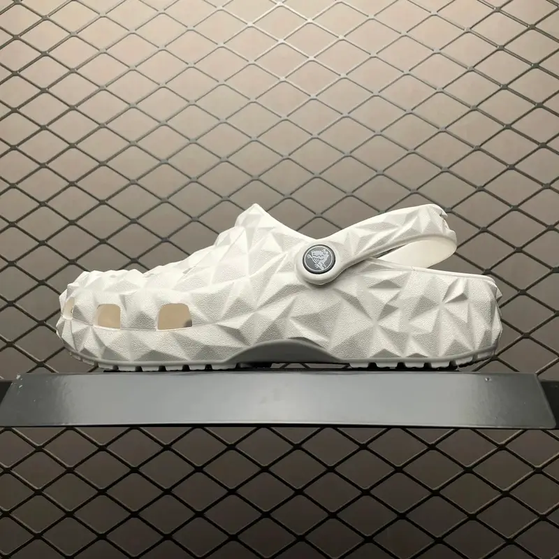 Crocs Scrap Shoes — 16 colorway — USFans Spreadsheet photo