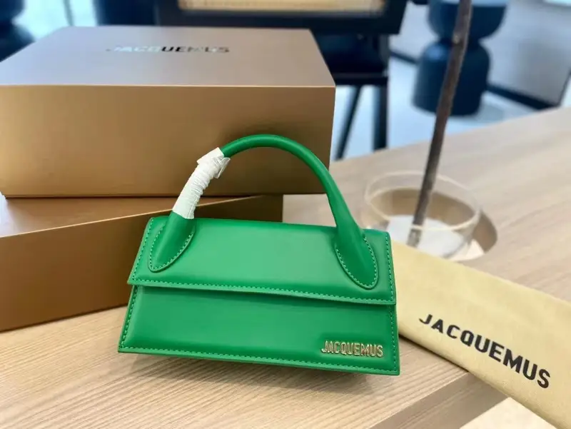 Jacquemus Handbag — Green messenger bag 22cm with box colorway — USFans Spreadsheet photo
