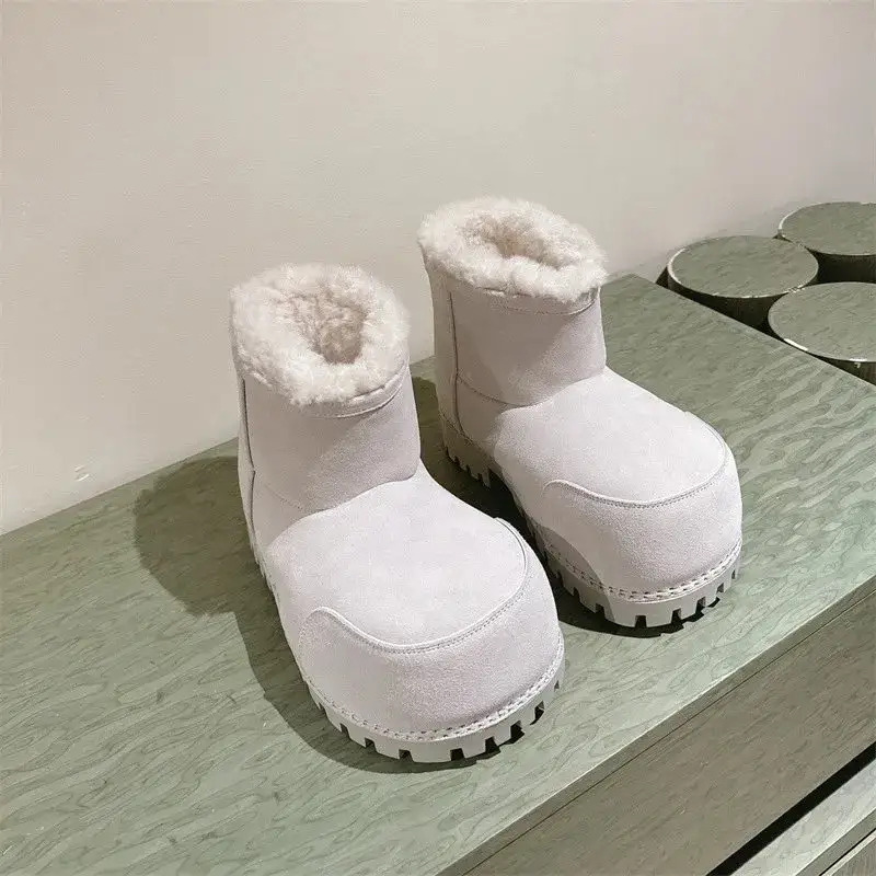 Balenciaga Alaska Short Fur Boots — White short tube colorway — Kakobuy Spreadsheet photo