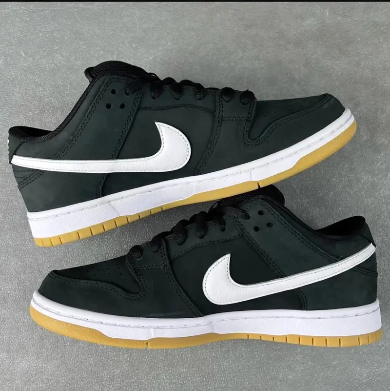Dunk Powerpuff Shoes — Black raw gum colorway — USFans Spreadsheet photo