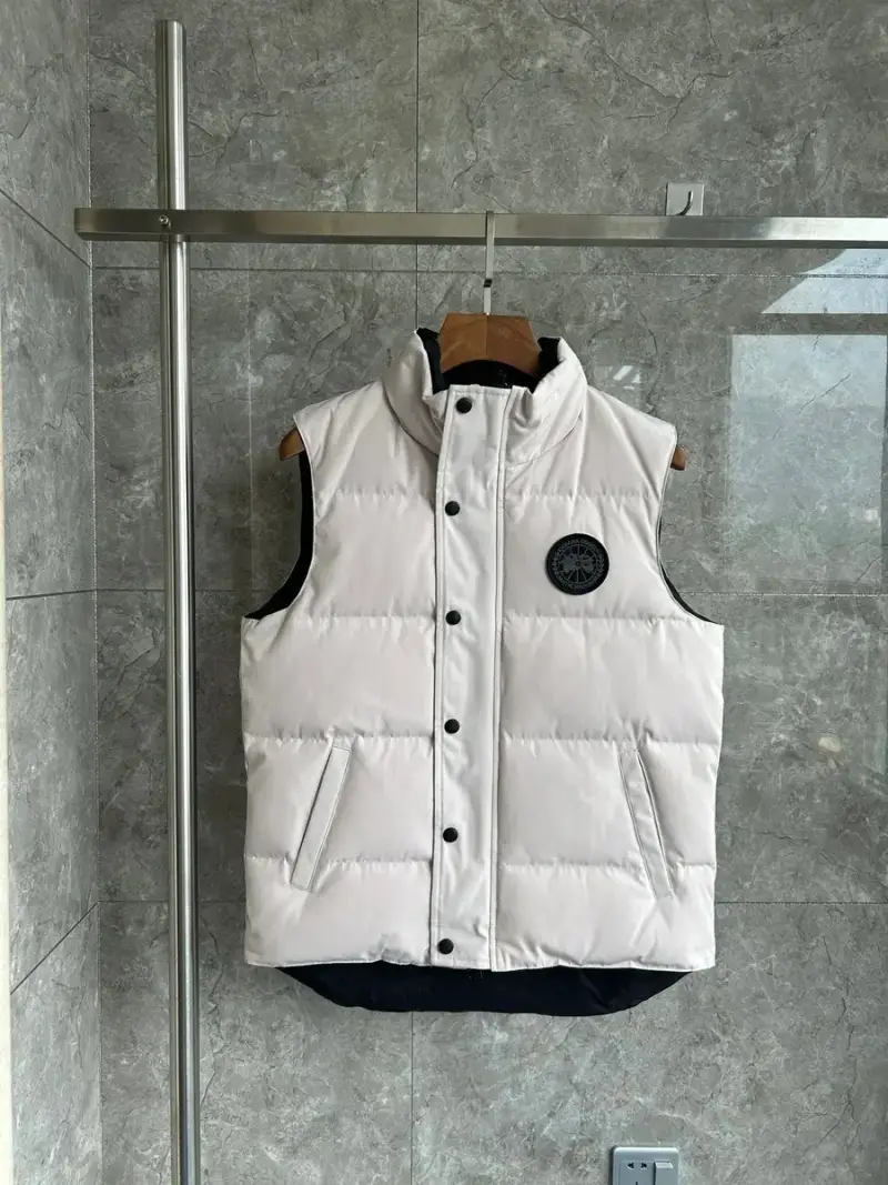 Canada Goose Vest — beige black label colorway — USFans Spreadsheet photo