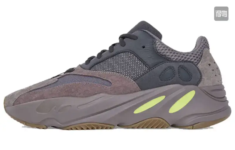 Yeezy 700 V3 Alvah Shoes — Black brown colorway — USFans Spreadsheet photo