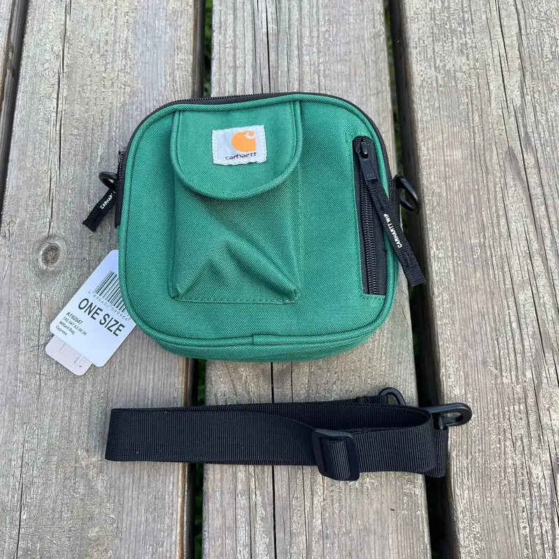 Carhartt Square Shoulder Bag — Pull bone square bag dark green colorway — USFans Spreadsheet photo