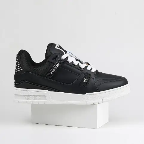 LV Trainers Black-White — 18 colorway — USFans Spreadsheet photo
