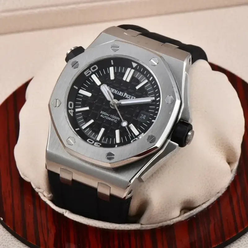 Audemars Piguet Royal Oak Offshore Diver — Silver case – black dial, black strap colorway — USFans Spreadsheet photo