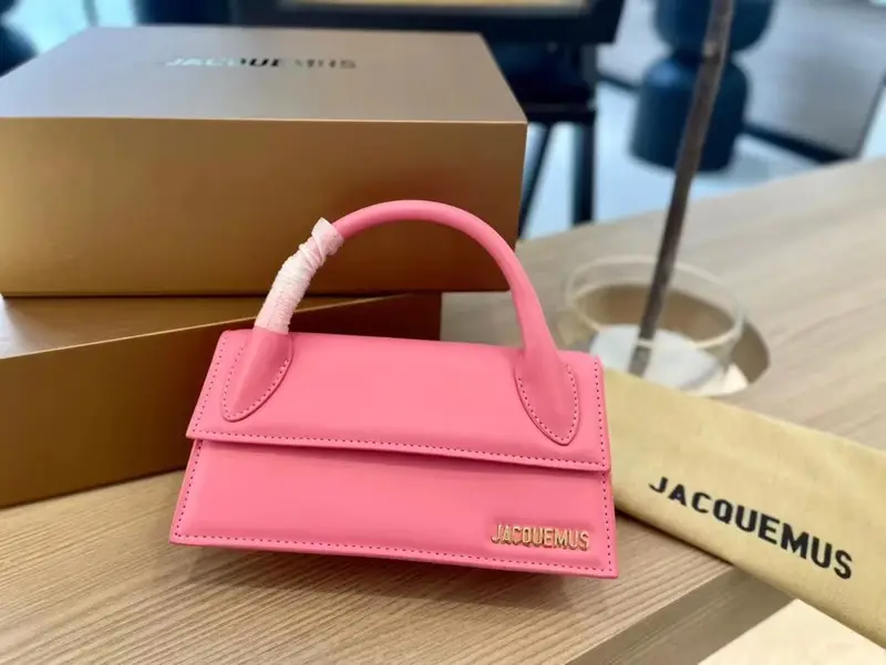 Jacquemus Handbag — Pink messenger bag 22cm with box colorway — USFans Spreadsheet photo