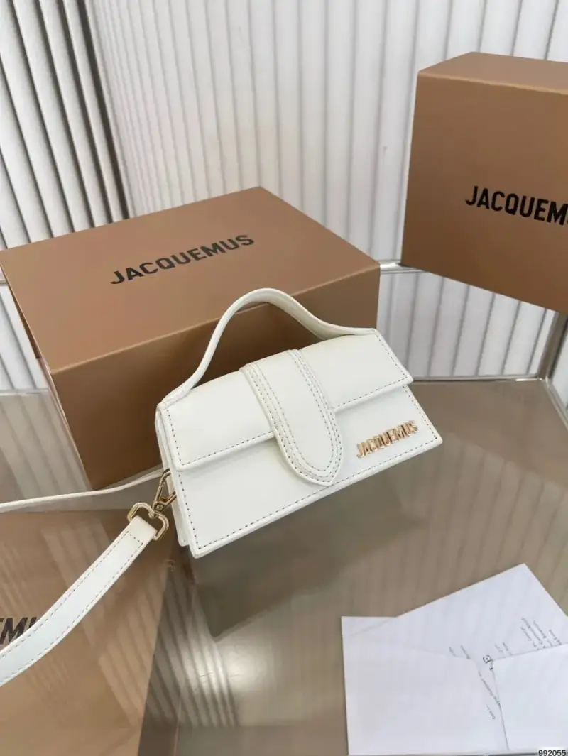 Jacquemus Handbag — White hand messenger bag small 18cm with colorway — USFans Spreadsheet photo