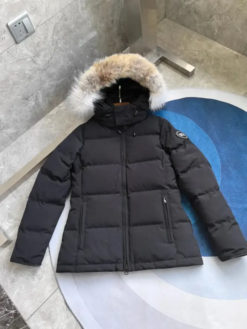 Canada Goose Wyndham Jacket — Black Red Label colorway — USFans Spreadsheet photo