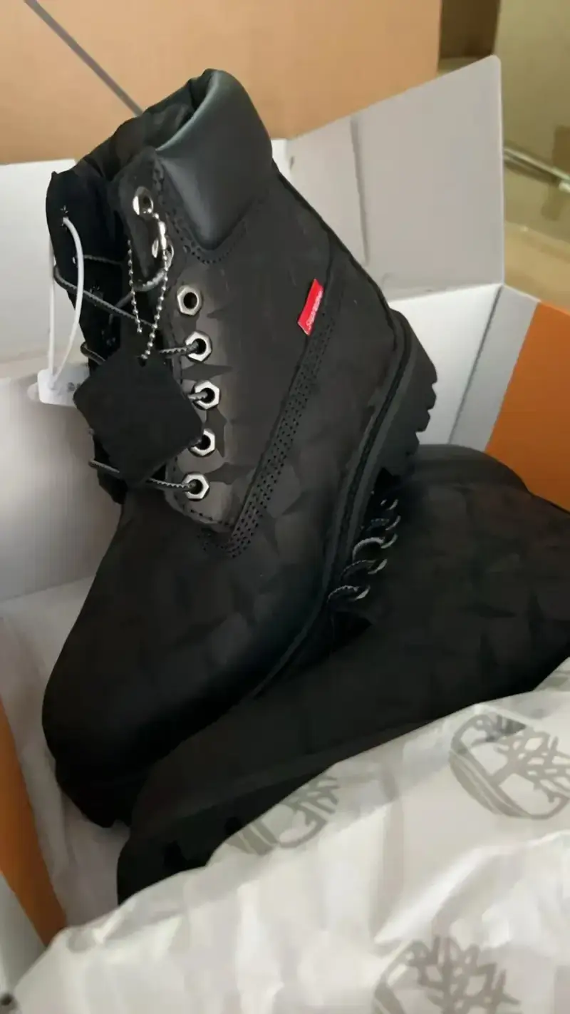 Timberland x Supreme Shoes — 1 colorway — USFans Spreadsheet photo