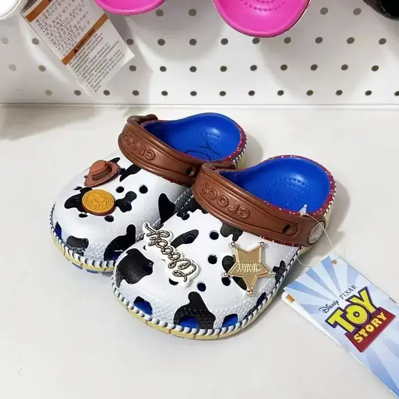 Crocs Buzz Lightyear Shoes — Cow face with blue sole (without shoe fl colorway — USFans Spreadsheet photo