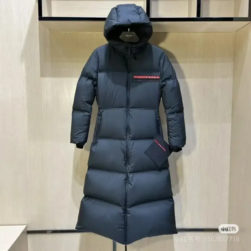 Prada Oversized Technical Re-Nylon Down Coat — Black colorway — USFans Spreadsheet photo