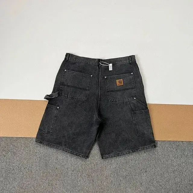 Carhartt Shorts — Washed black colorway — USFans Spreadsheet photo