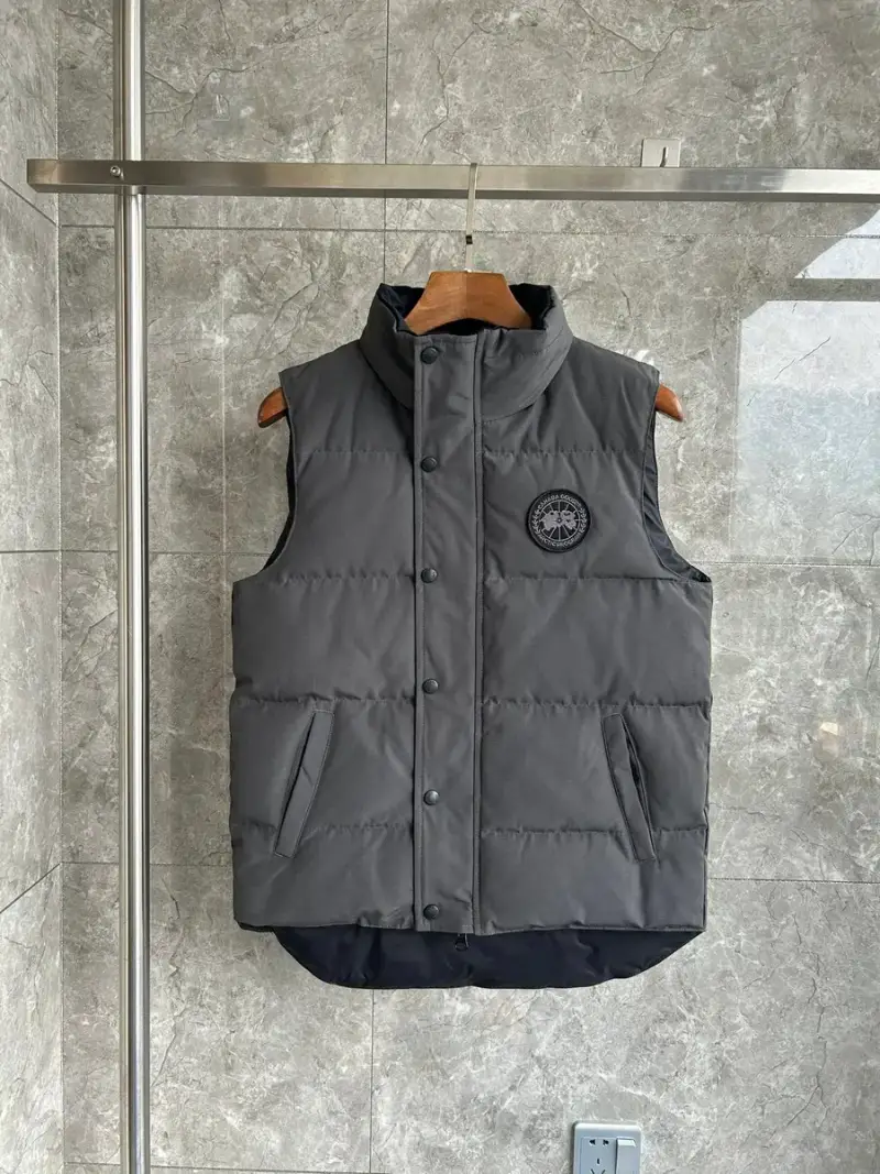 Canada Goose Vest — Grey black label colorway — USFans Spreadsheet photo