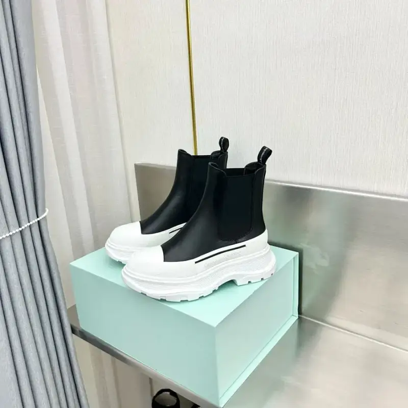 Alexander McQueen Tread Slick Chelsea Shoes — 3 colorway — Kakobuy Spreadsheet photo