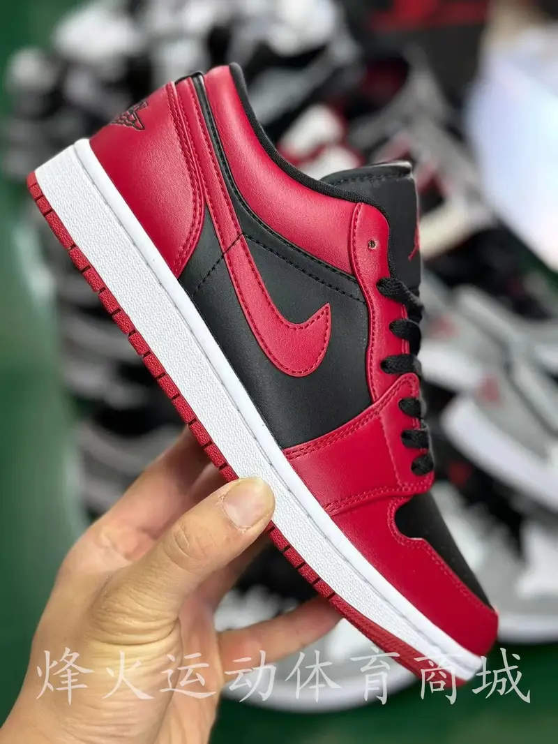 Jordan 1 Low Shoes — Black and Red Reverse 553558-606 colorway — USFans Spreadsheet photo