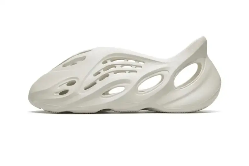 Yeezy Foam RNNR — Ararat White G55486 colorway — Kakobuy Spreadsheet photo