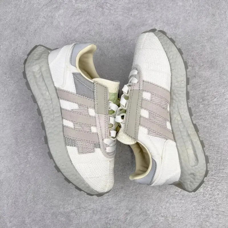Adidas Originals Retropy E5 Shoes — White green colorway — Kakobuy Spreadsheet photo