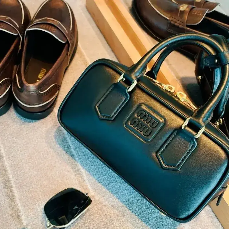 Miu miu Bag — small size black [22cm]] colorway — USFans Spreadsheet photo
