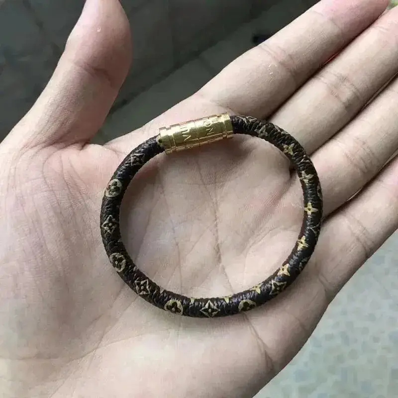 LV BRACLET — Golden Buckle Old Flower colorway — USFans Spreadsheet photo