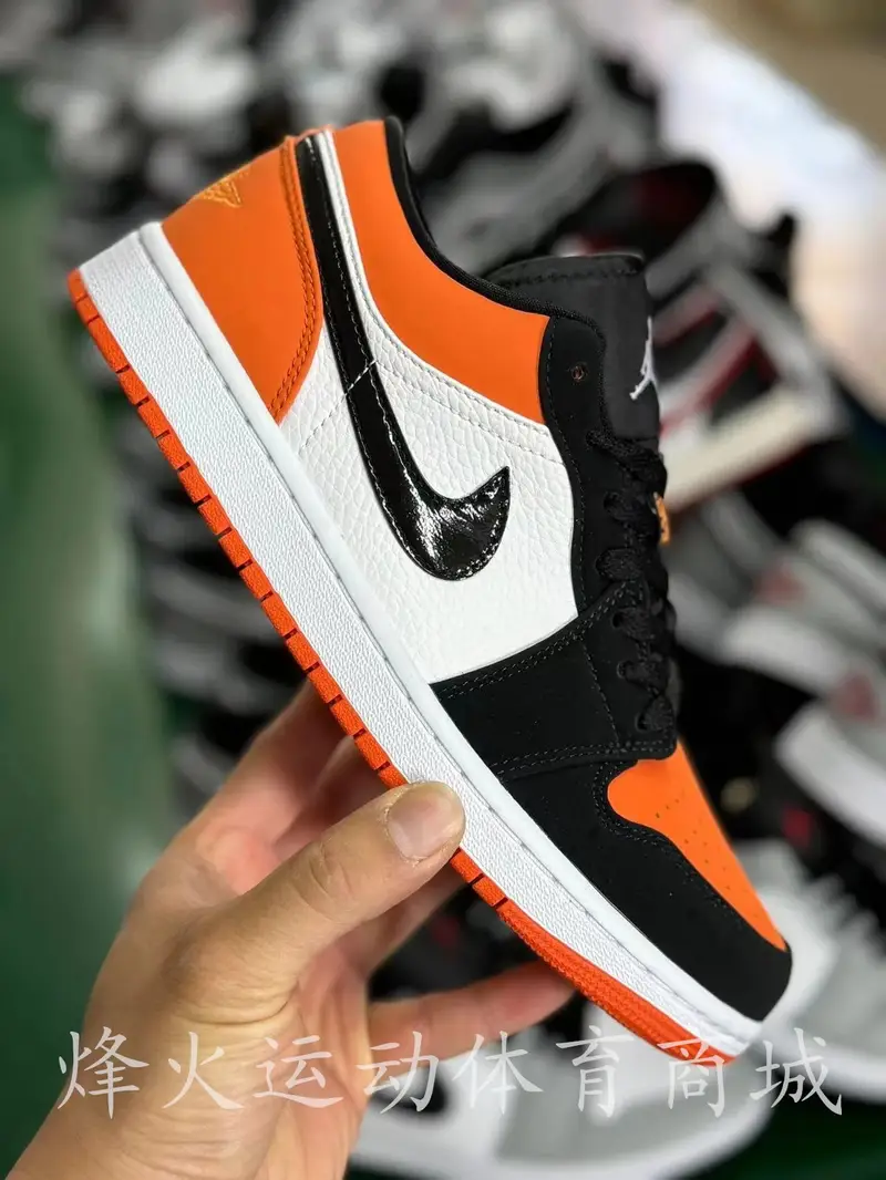 Jordan 1 Low Shoes — Black buckle 553558-128 colorway — USFans Spreadsheet photo