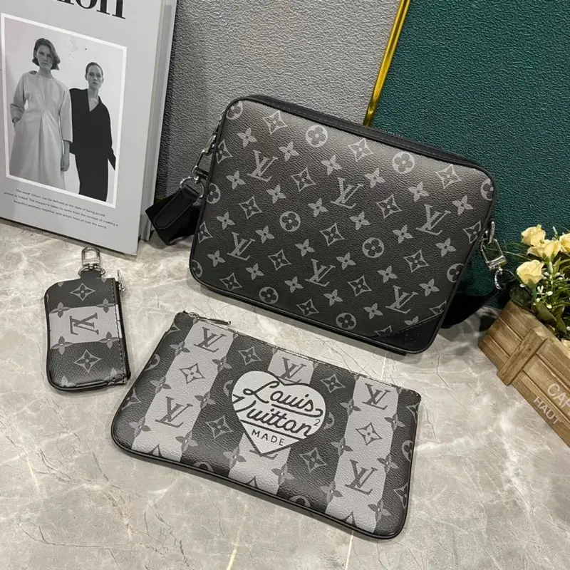 LV Bag — 12 colorway — USFans Spreadsheet photo