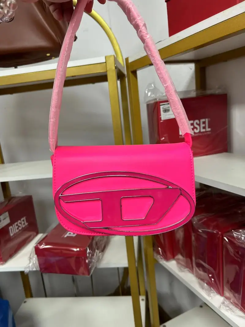 Diesel Bag — rose red colorway — USFans Spreadsheet photo