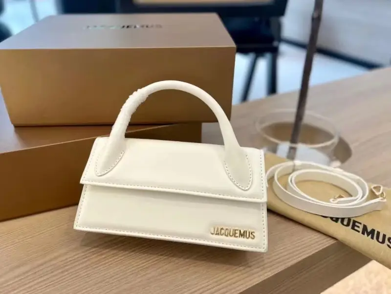 Jacquemus Handbag — White messenger bag 22cm with box colorway — USFans Spreadsheet photo