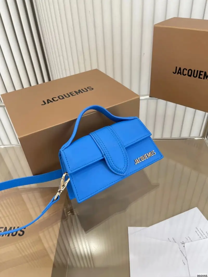 Jacquemus Handbag — Blue hand messenger bag small 18cm with colorway — USFans Spreadsheet photo
