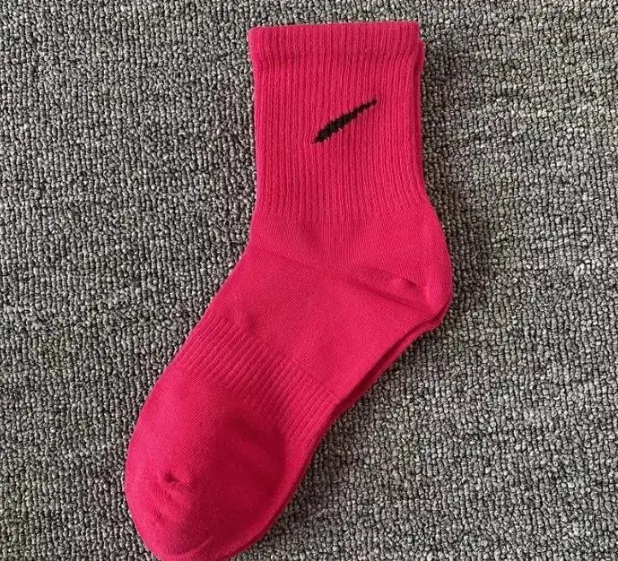 Nike Socks — middle barrel rose red colorway — USFans Spreadsheet photo