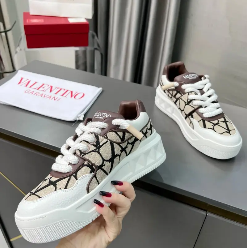 Valentino Trainers With Strap — Style 2 colorway — USFans Spreadsheet photo