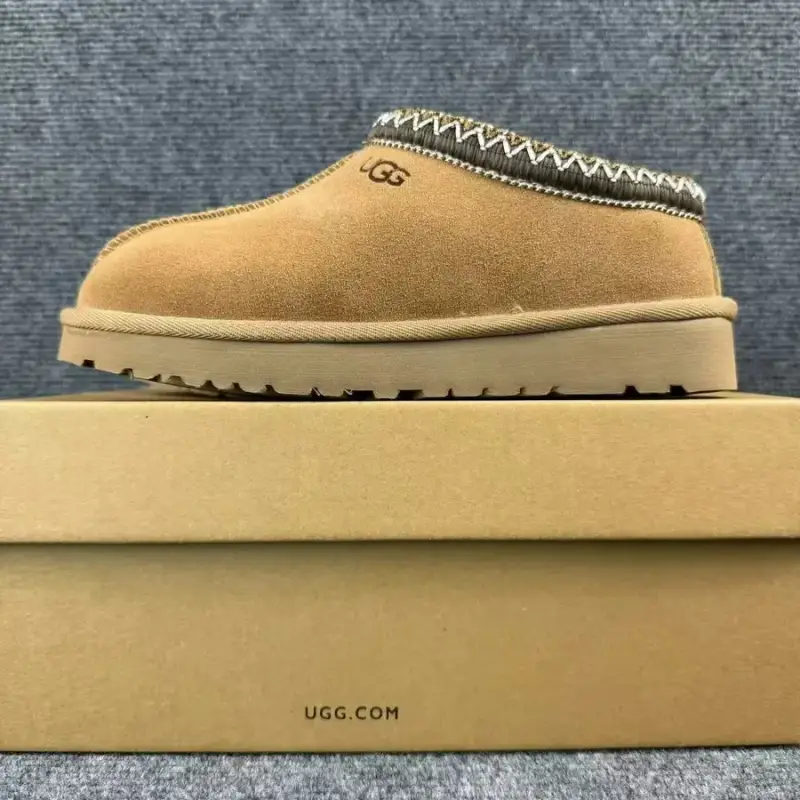 High Grey UGG Shoes — Thin bottom ethnic 5950-maroon colorway — USFans Spreadsheet photo